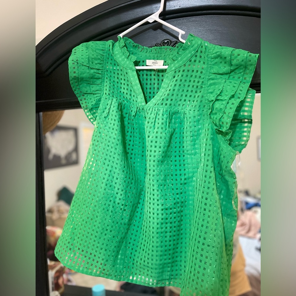 Boutique green flutter top NEW SIZE LARGE